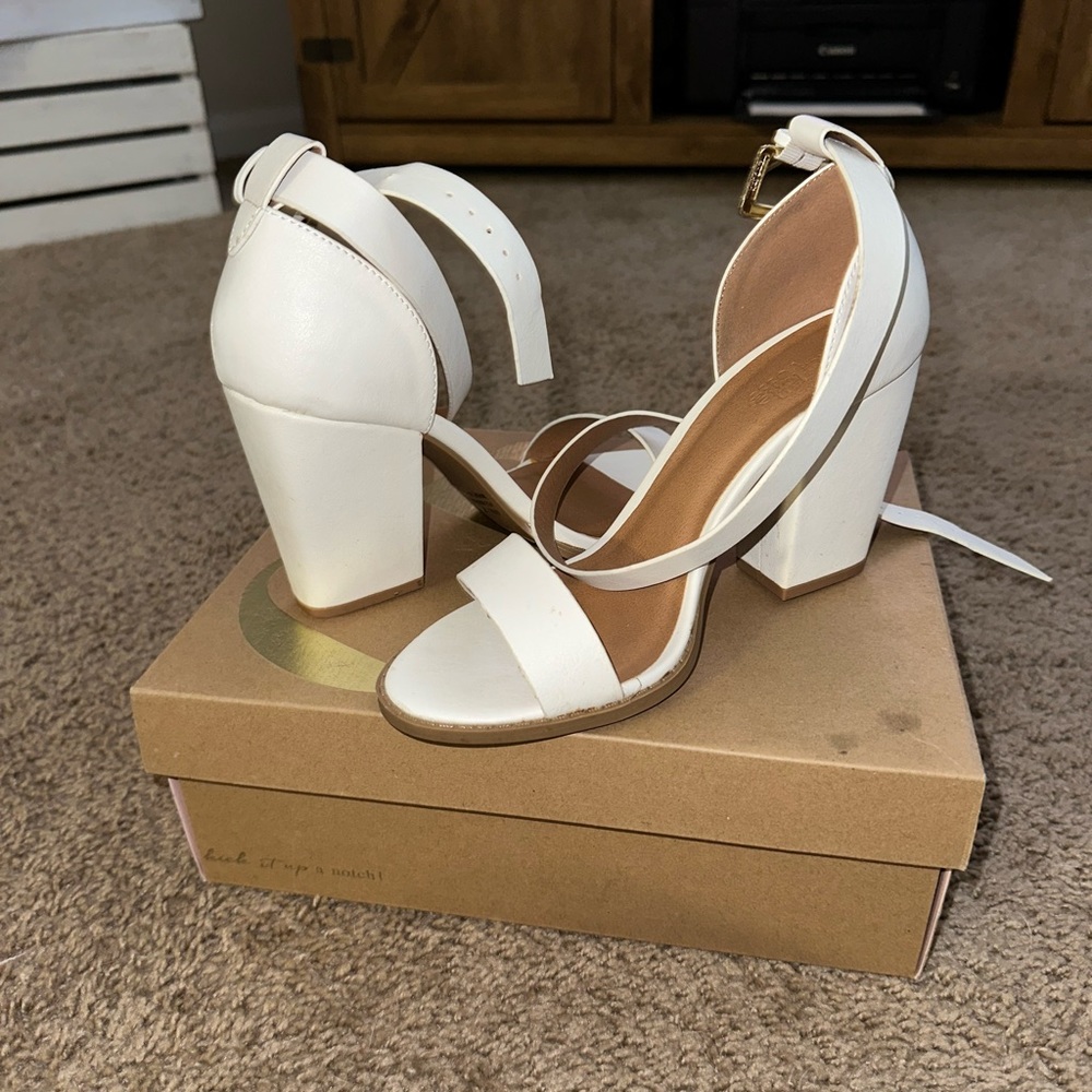 DRESS HEELS